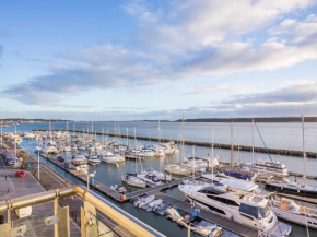 Riva - sea views- 180-Degree Panoramic Views from Balcony